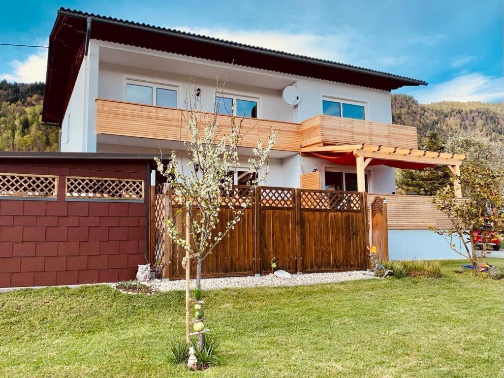 Ferienwohnung Resi Mit Traumhaftem Seepanorama Steindorf am Ossiacher See Ngoại thất bức ảnh